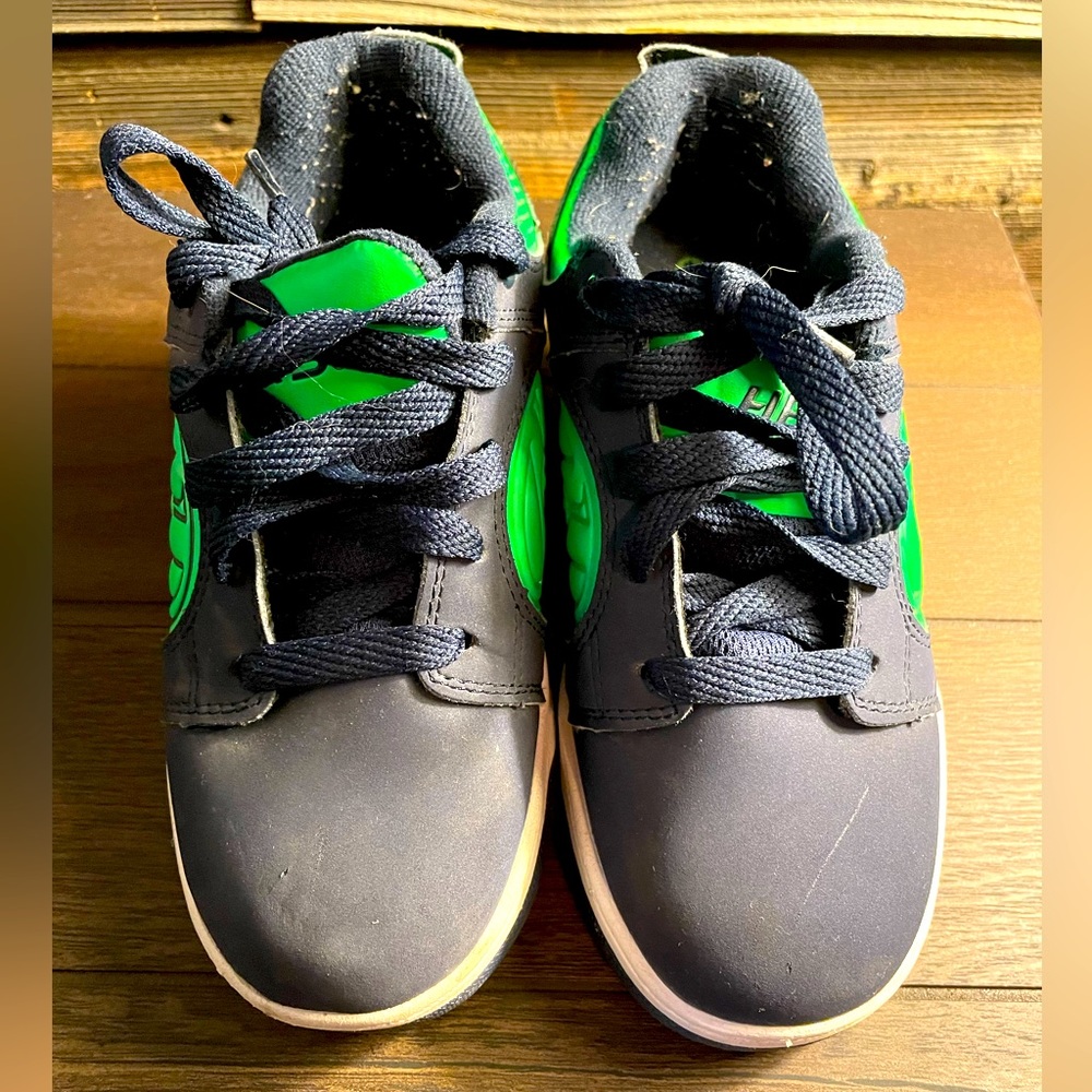 Heelys Navy Green Skate Shoes Size 2 Youth